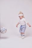 Kid&#039;s sports non-slip socks with blue stripes